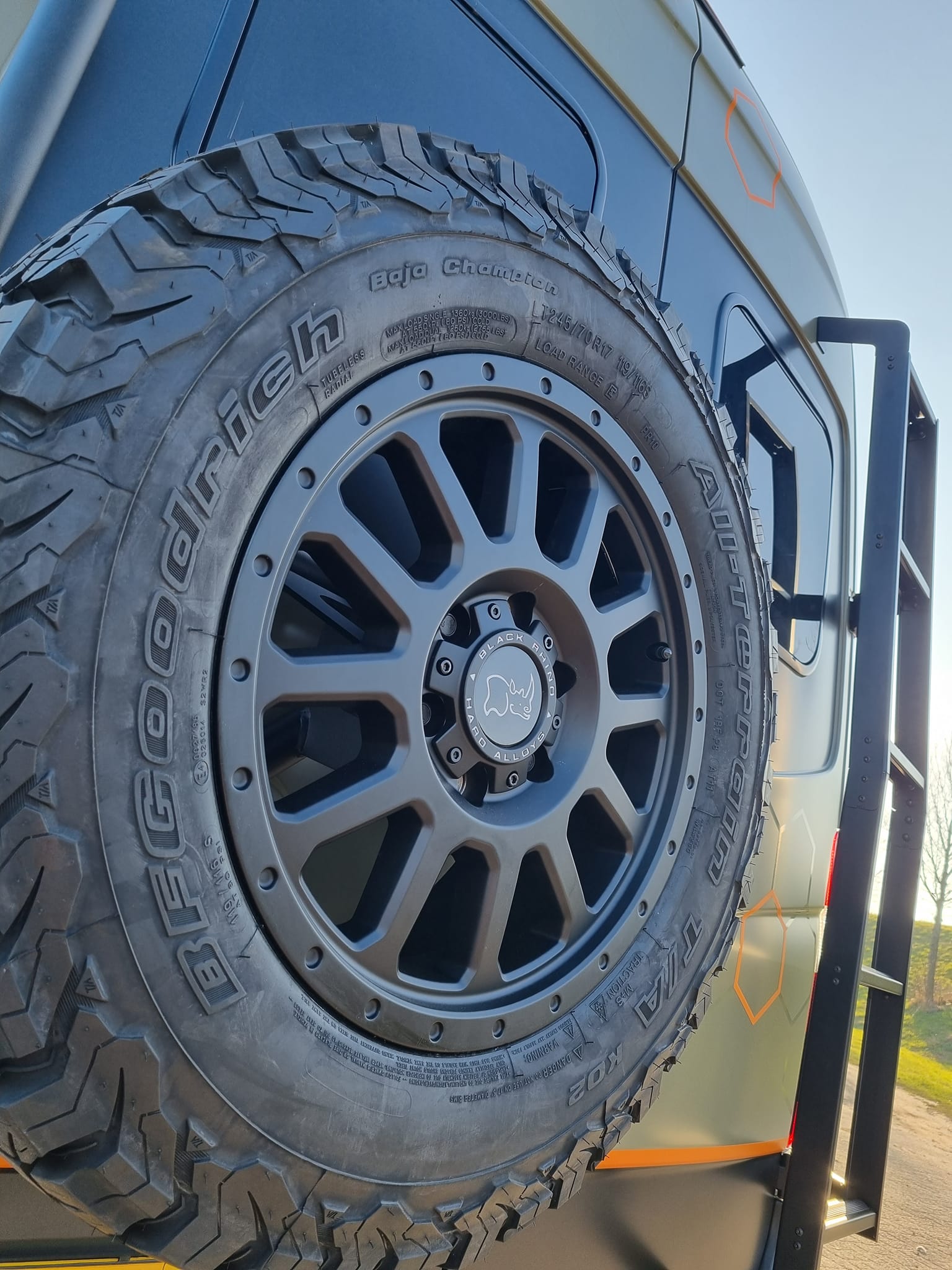 Saris 4×4 – Mercedes Sprinter 4×4 specialist – banden en velgen 02 Saris 4x4 - Mercedes Sprinter 4x4 specialist - banden en velgen 02